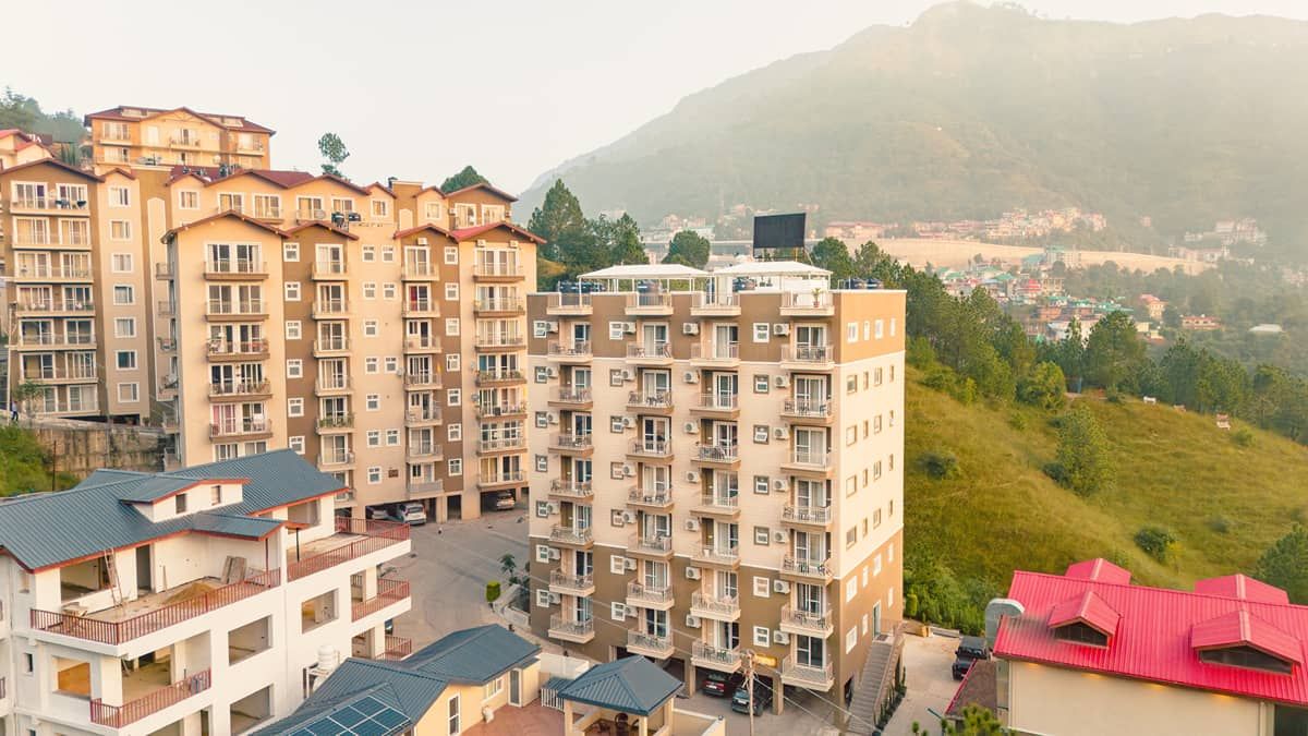 Montclair Ananta Elite, Solan